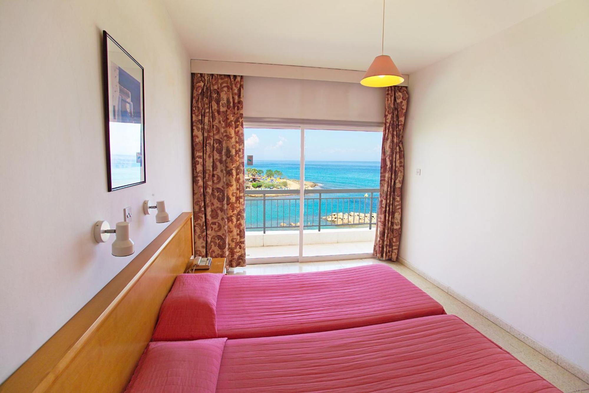 بروتاراس Pola Costa Beach Hotel Apts - Adults Only الغرفة الصورة